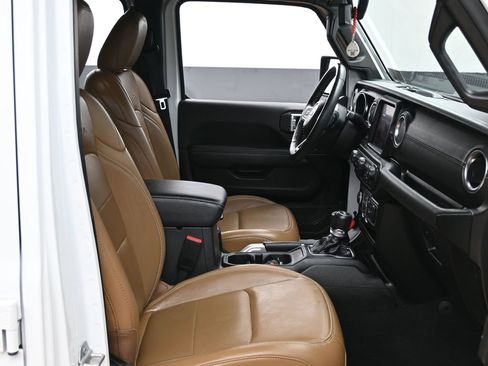 Used 2022 Jeep Wrangler Unlimited Sahara w/ Cold Weather Group image 41