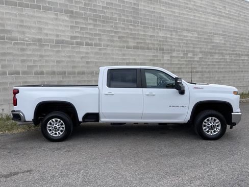 Used 2024 Chevrolet Silverado 2500 LT w/ Convenience Package AWD/4WD image 4