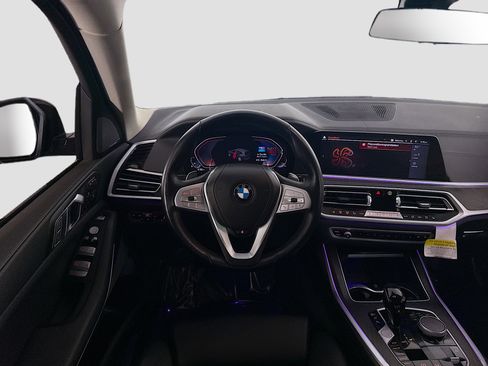 Used 2022 BMW X7 xDrive40i w/ Parking Assistance Package image 17
