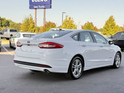 Used 2018 Ford Fusion SE w/ Equipment Group 602A FWD image 7