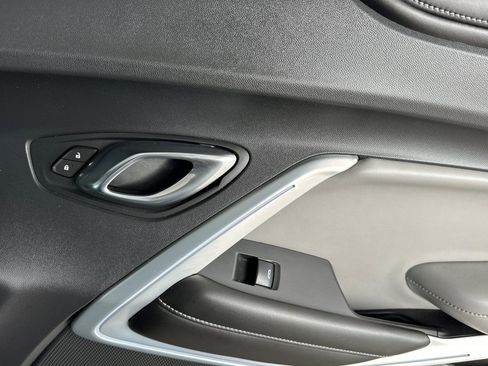 Used 2017 Chevrolet Camaro LT image 19