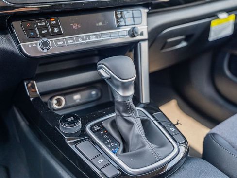 New 2026 Kia Seltos S FWD image 18