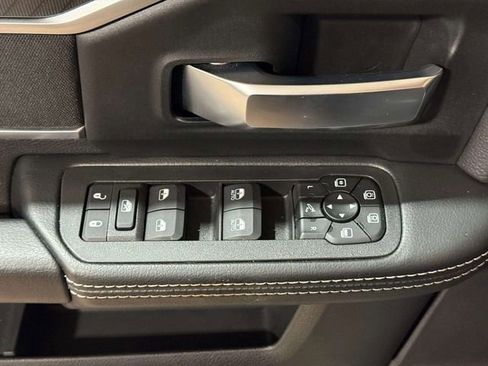 Used 2025 RAM 3500 Big Horn AWD/4WD image 21