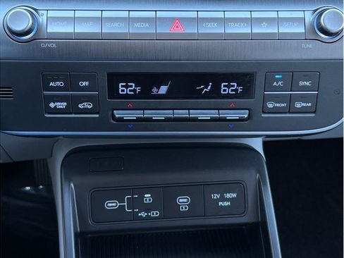 Used 2024 Hyundai Kona SEL image 16