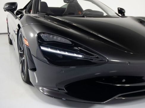 Used 2024 McLaren 750S Spider image 41