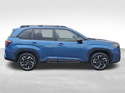Used 2025 Subaru Forester Limited AWD/4WD image 7