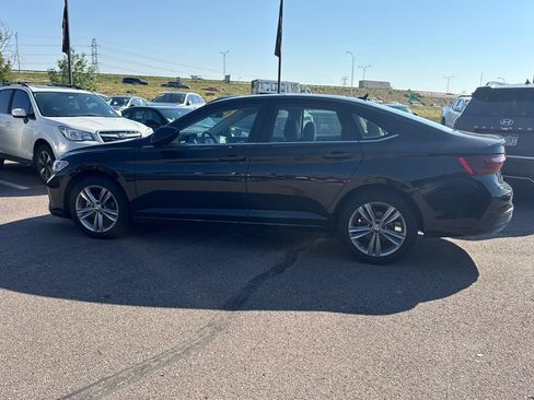Used 2024 Volkswagen Jetta SE FWD image 14