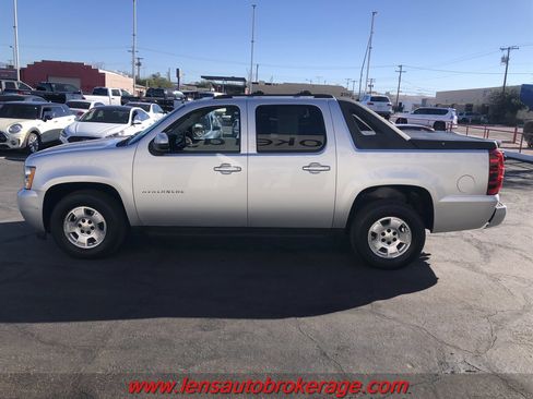 Used 2012 Chevrolet Avalanche LS w/ Convenience Package image 5