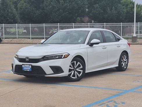 Used 2022 Honda Civic LX image 2