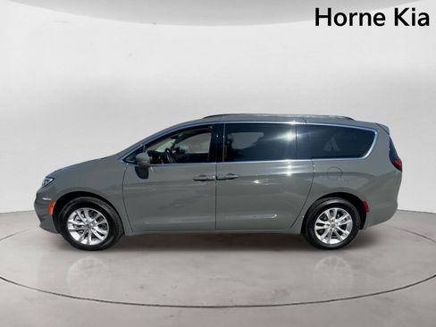 Used 2021 Chrysler Pacifica Touring w/ Cold Weather Group AWD/4WD image 6