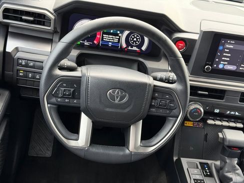 Certified 2025 Toyota 4Runner TRD Off-Road image 10