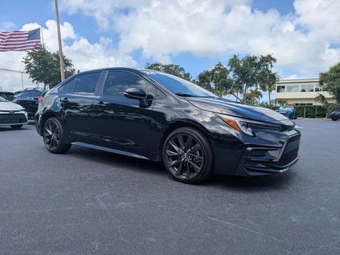 Used 2023 Toyota Corolla SE w/ SE Premium Package FWD image 2