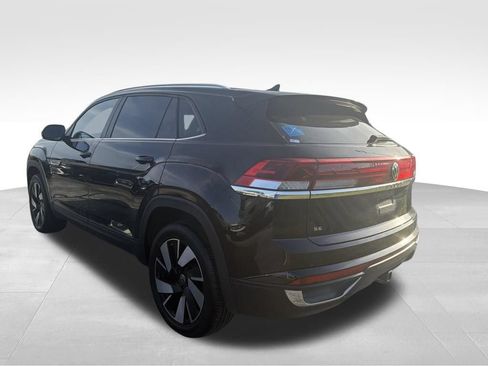 Used 2025 Volkswagen Atlas Cross Sport SE FWD image 28