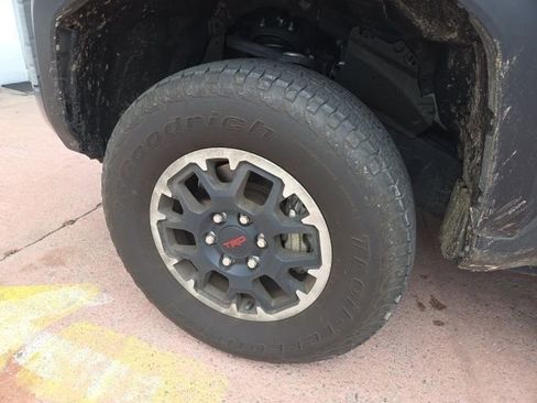 Used 2024 Toyota Tacoma TRD Off-Road image 7