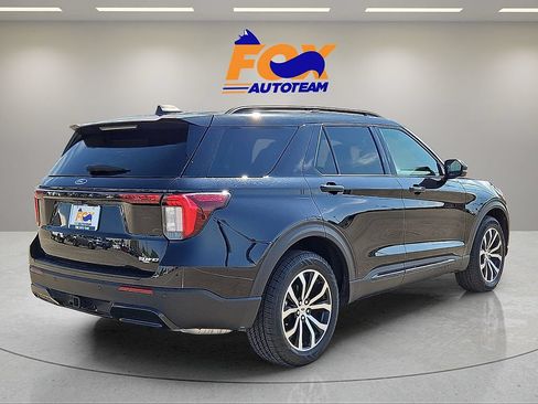 Used 2025 Ford Explorer ST-Line AWD/4WD image 4