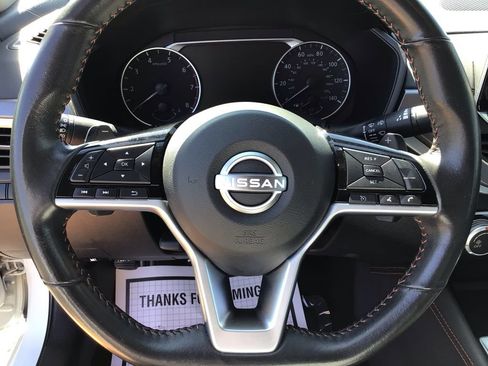 Used 2024 Nissan Altima 2.5 SR FWD image 17
