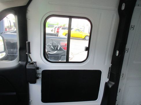 Used 2024 RAM ProMaster 3500 w/ Delivery Van Package FWD image 31