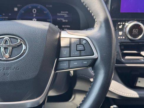Used 2023 Toyota Highlander Limited AWD/4WD image 31