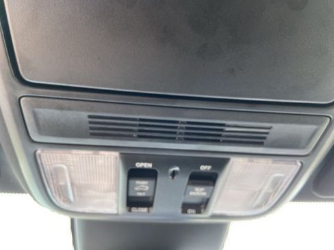 Used 2025 Honda Odyssey Sport-L image 45
