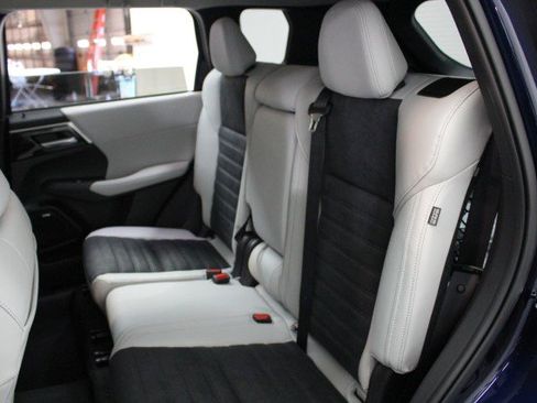 New 2026 Mitsubishi Outlander SE image 25