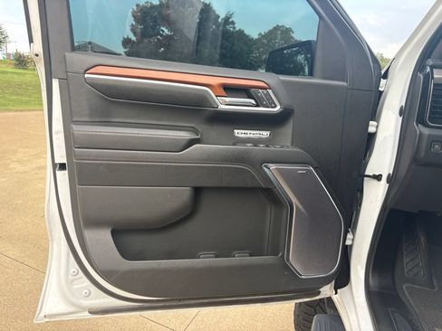 Used 2023 GMC Sierra 1500 Denali AWD/4WD image 10