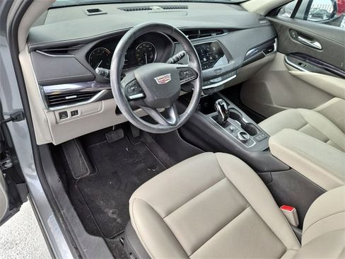 Certified 2023 Cadillac XT4 Luxury image 17