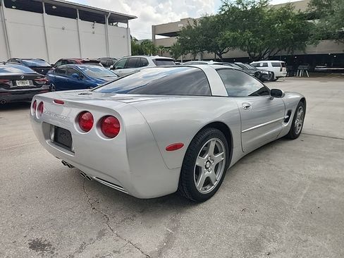 Used 1997 Chevrolet Corvette Coupe RWD image 3