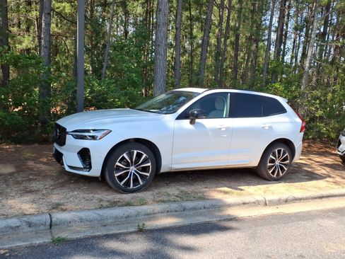 Used 2024 Volvo XC60 B5 Plus w/ Protection Package Premier AWD/4WD image 2