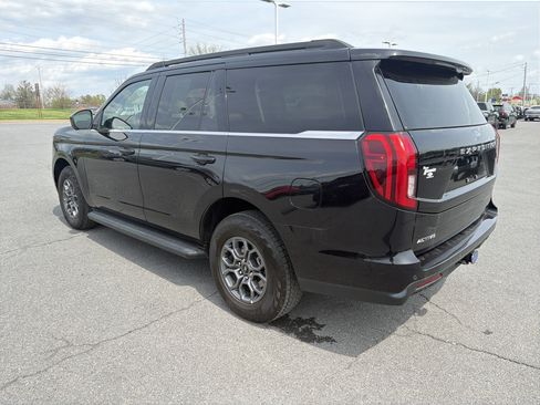Used 2025 Ford Expedition Active AWD/4WD image 6