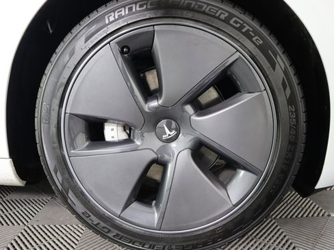 Used 2023 Tesla Model 3 Standard Range image 32