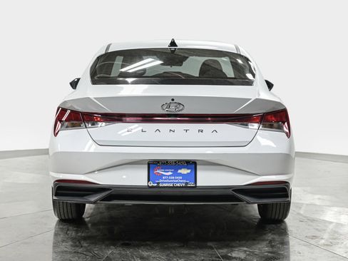 Used 2023 Hyundai Elantra SEL FWD image 5