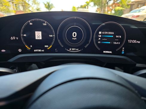 Used 2022 Porsche Taycan RWD image 49