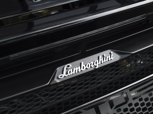 Used 2022 Lamborghini Huracan STO image 70