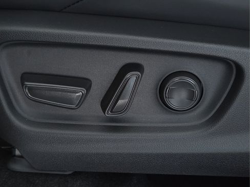 New 2026 Toyota C-HR AWD/4WD image 19