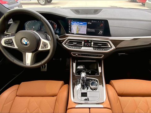 Used 2023 BMW X5 sDrive40i w/ M Sport Package image 16