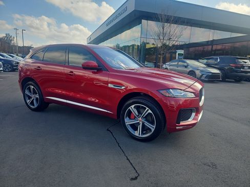 Used 2017 Jaguar F-PACE S image 3