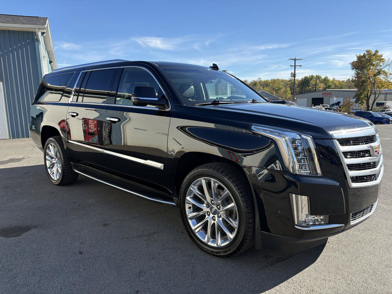 Used 2018 Cadillac Escalade ESV Luxury AWD/4WD image 7