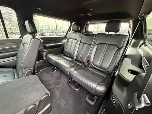 Used 2024 Jeep Wagoneer L Series II w/ Flexible Seating Group image 19