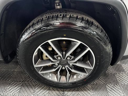 Used 2020 Jeep Grand Cherokee Limited w/ Luxury Group II RWD image 18