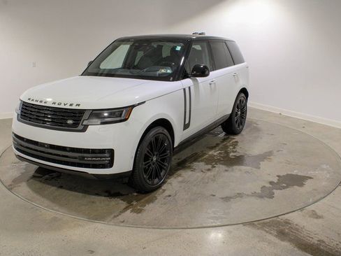 Used 2024 Land Rover Range Rover SE image 1