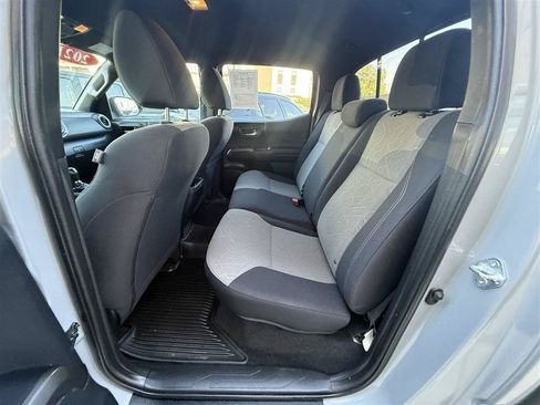 Used 2021 Toyota Tacoma TRD Off-Road w/ Technology Package AWD/4WD image 20