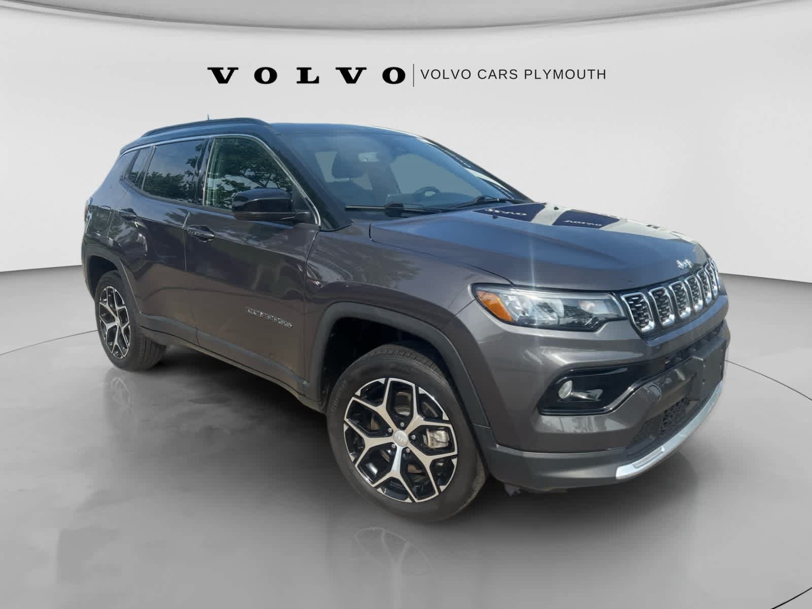 Used 2024 Jeep Compass Limited w/ Sun and Sound Group AWD/4WD image 2