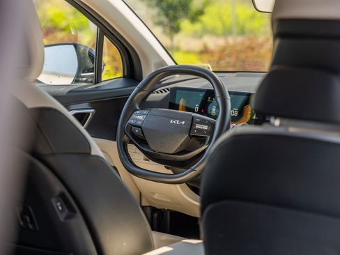 Used 2026 Kia Sportage EX image 15