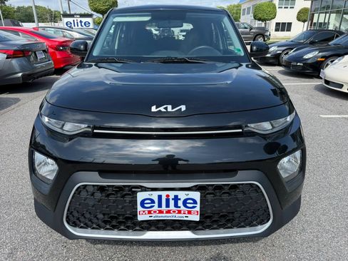 Used 2022 Kia Soul LX FWD image 2