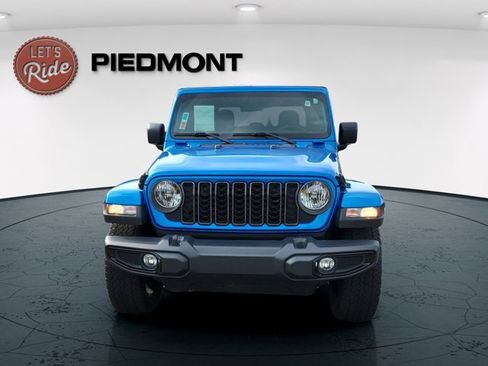 Certified 2024 Jeep Gladiator Sport image 4