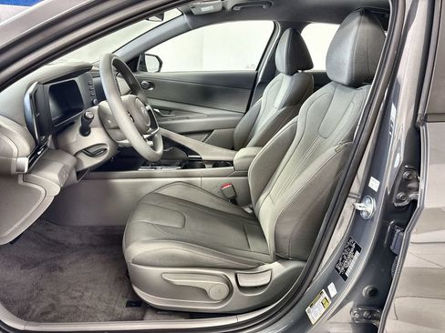 Used 2026 Hyundai Elantra Hybrid FWD image 13