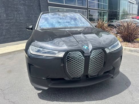 Used 2024 BMW iX xDrive50 w/ Premium Package AWD/4WD image 10