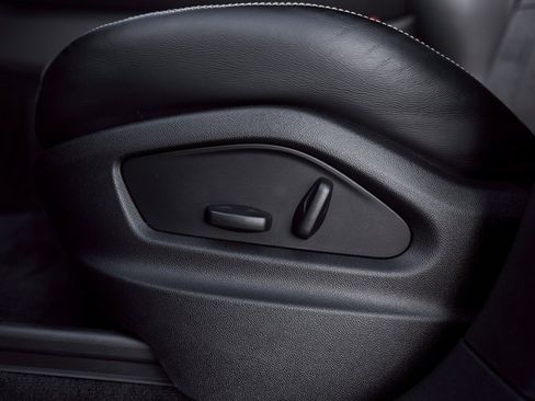 Used 2023 Porsche Cayenne Turbo GT image 40