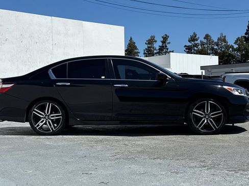 Used 2017 Honda Accord Sport image 2