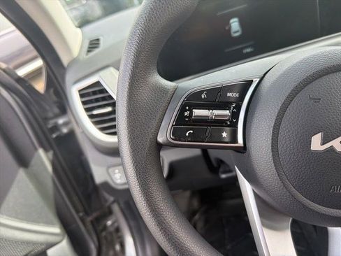 Used 2025 Kia Seltos LX AWD/4WD image 13